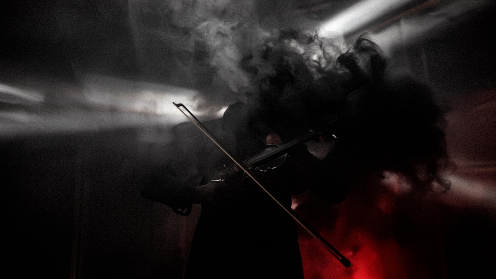 Hero — smoke / portrait